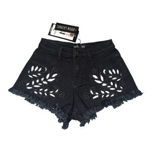 GROWING ON ME DENIM SHORTS ✨NWT✨